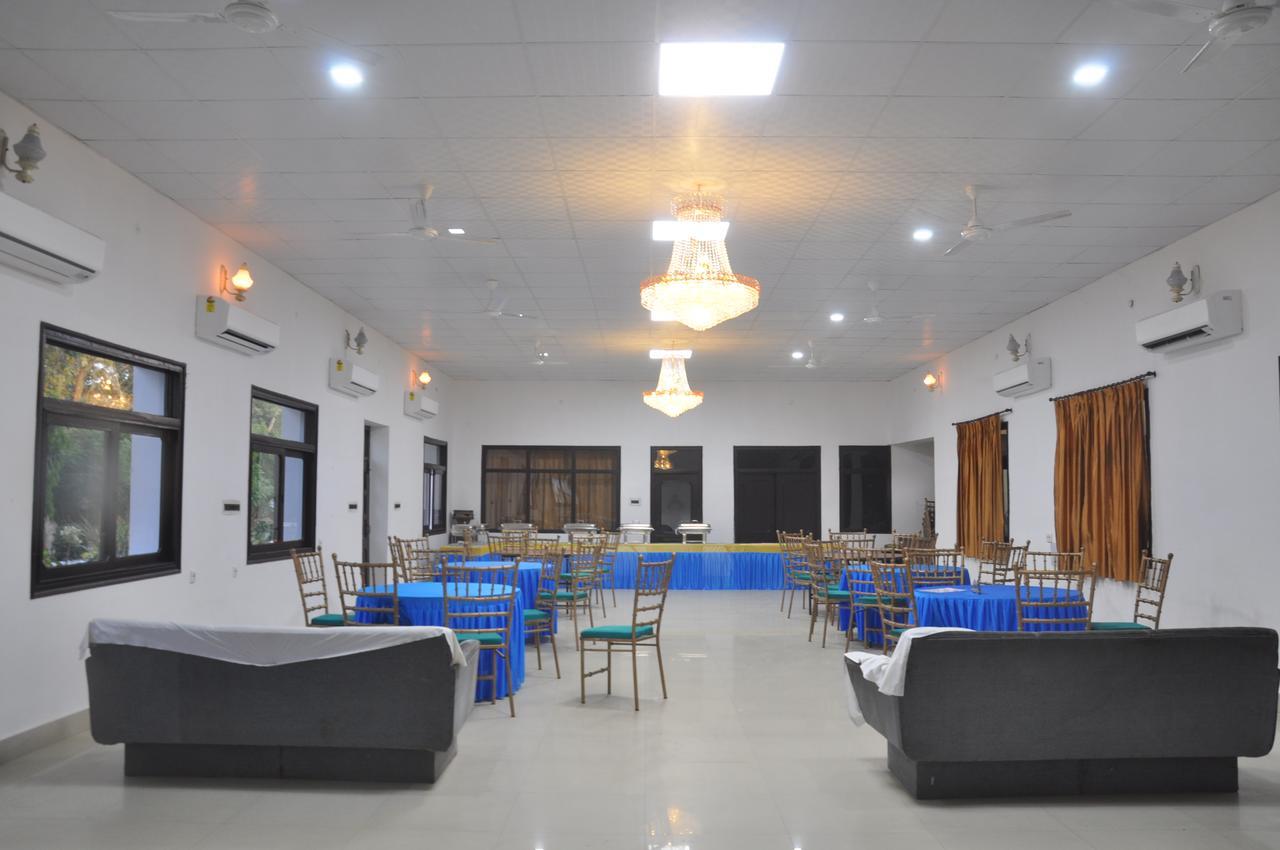 Hotel Eagle Nest Bharatpur Luaran gambar